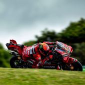 Ducati holt mit Bagnaia den Sieg, Aprilia landet auf P2 und KTM holt die sensationellen Plätze 6 und 7.