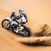 Luciano Benavides von Husqvarna Factory Racing hat seinen zweiten Etappensieg bei der Abu Dhabi Desert Challenge 2023 errungen.