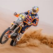 Toby Price von Red Bull KTM Factory Racing hat die dritte Etappe der 2023 Abu Dhabi Desert Challenge gewonnen.
