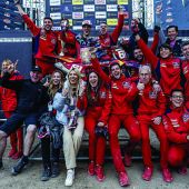 Prado führt die MXGP-Wertung mit siebzehn Punkten Vorsprung an.