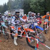 Saisonauftakt am 29./30. April in Julbach (OÖ), dann folgen Weyer (OÖ), Prackenbach (GER), Lest (OÖ), Taufkirchen und Herzogsdorf (OÖ). Erstmal gibt es im OÖ Motocross