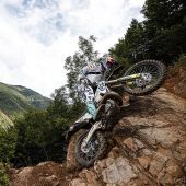 Billy Bolt von Husqvarna Factory Racing hat in der dritten Runde der FIM Hard Enduro World Championship einen starken Lauf hingelegt und bei Red Bull Romaniacs den vierten Platz in der Gesamtwertung belegt.