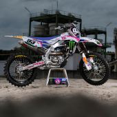 Yamaha Motor Europe freut sich, den Beginn einer einjährigen Feier anlässlich des 50. Jahrestages des Weltmeisterschaftssiegs der YZ bekannt zu geben.