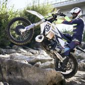 Der auner ÖEC war die beste Gelegenheit, die brandneue Husqvarna TE 300 MY 2024 im Rennbetrieb zu testen. 