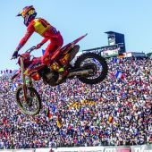 Das Red Bull GASGAS Factory Racing Team reiste mit dem Weltmeister Jorge Prado und Simon Längenfelder zum Motocross der Nationen in Ernee, Frankreich. 