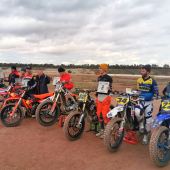 Der Day of dirt in der Speedway & Flattrack Arena Eggendorf war ein voller Erfolg mit starkem Starterfeld und einem gelungenem Rennen.