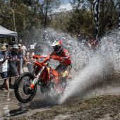 Josep Garcia von Red Bull KTM Factory Racing hat sich den Gesamtsieg bei der FIM International Six Days Enduro (ISDE) 2023 gesichert. 