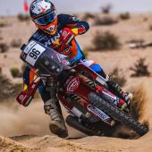 Mit einem Platz 2 beim Prolog zur Abu Dhabi Desert Challenge legte Tobias Ebster ein starkes Ergebnis hin und startet voller Motivation in das Rennen.