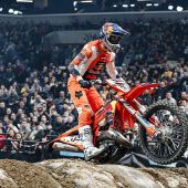 Manuel Lettenbichler von Red Bull KTM Factory Racing hat beim fünften Lauf der FIM SuperEnduro Weltmeisterschaft 2024 in Ungarn den fünften Gesamtrang belegt.