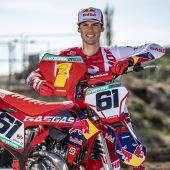 Das limitierte Replica Modell basiert auf Jorge Prado´s Racebike.