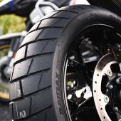 Wer den idealen Reifen für die Big-Enduro sucht, ist mit dem Battlax Adventure Trail AT41 bestens beraten. 