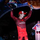 Herrschaften, hier kommt Österreichs heißestes Eisen im Hard Enduro Sport - und die ganz große Hoffnung auf den ersten Heimsieg beim Red Bull Erzbergrodeo!