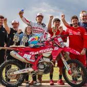 Andrea Verona von GASGAS Factory Racing holte sich mit dem Sieg am ersten Tag in Bacau, Rumänien, seinen ersten EnduroGP-Klassensieg der Saison 2024.