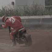 Der niederländische Flat-Track-Rennfahrer Richard Jabin stellte sich einer faszinierenden Herausforderung.