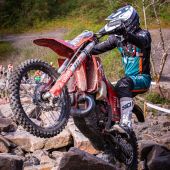 Der erste von sieben Hard Enduro Weltmeisterschaftsläufen 2024 führte das X-GRIP Racing Team nach Wales. 