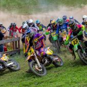 Bei herrlichem Frühsommerwetter fanden schlussendlich 202 Fahrer aus 14 Nationen den Weg nach Schwanenstadt, der zweiten Station der Classic MX Europameisterschaft 2024.