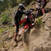 Auf 3 Bergen Serbiens Zlatibor, Tara und Mokra Gora fand vergangene Woche der 4-Tage Enduro Thriller, die Xross Hard Enduro Rally, statt. 