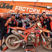 Josep Garcia von Red Bull KTM Factory Racing hat den zweiten Wettkampftag beim EnduroGP of Slovakia - der fünften Runde der FIM EnduroGP Weltmeisterschaft 2024 - gewonnen.