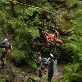 Lettenbichler holt am Offroad Tag 1 unglaubliche 28 min (!) Vorsprung heraus, Walkner knapp an der Podiumsplatzierung dran - was für ein Thriller!