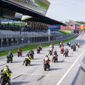 Großartigen Motorsport mit historischen und modernen Rennmotorrädern sowie Gespannen wird am 27. & 28. Juli 2024 bei den „RACING DAYS | 21. Internationalen Rupert Hollaus Rennen“ am Red Bull Ring in der Steiermark geboten.