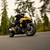 Die Crossover-Familie von Triumph erhält mit der neuen Tiger Sport 800 Zuwachs.