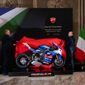 Limitiertes Sammlermodell als Hommage an den Triumph beim Grand Prix in Mugello 2024