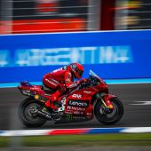 Marc Márquez, der in beiden Sessions der schnellste Fahrer war, stellte mit einer Rundenzeit von 1:37,295 Minuten einen neuen Rundenrekord auf der Strecke auf.