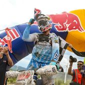 Der Husqvarna Factory Racing-Star beginnt die Outdoor-Saison mit einem zweiten Platz bei der ersten Runde der FIM HEWC in Wales.