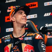 Pedro Acosta holt mit der KTM RC16 zum vierten Mal in dieser Saison Sprintpunkte, nachdem er aus der fünften Reihe gestartet war. 