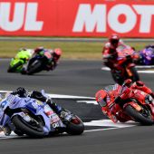 In der "Cathedral of Speed" nehmen 20 Königsklässler einen weiteren Anlauf, das Superduo Marc und Álex Márquez zu knacken.