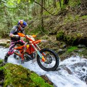 Manuel Lettenbichler von Red Bull KTM Factory Racing hat das Silver Kings Hard Enduro bei der zweiten Runde der FIM Hard Enduro Weltmeisterschaft 2025 gewonnen.
