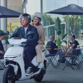Der neue E-Scooter CUV e: ist nach dem 2023er EM1 e: das zweite Elektro-Zweirad in Europa – mit mehr Reichweite, Leistung und reichlich Ausstattung.