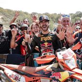 Manuel Lettenbichler von Red Bull KTM Factory Racing hat bei den Red Bull Romaniacs den sensationellen sechsten Sieg seiner Karriere errungen. 