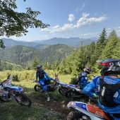 Nach der Sommerpause fanden sich wieder zahlreiche Enduro Enthusiasten aus ganz Österreich am Red Stag Gelände ein - so auch Brichard Senior mit seinen vier Söhnen. 