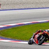 Kann die schnellste Kameradrohne der Welt mit den Königsklassen des Motorsports mithalten?