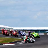 Nach zwei Jahren kommt es in der MotoGP wieder zu einer Premiere: Erstmals matchen sich die „Könige der Schräglage“ auf dem Balaton Park Circuit.