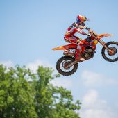Tom Vialle vom Red Bull KTM Factory Racing Team kehrte am Samstag beim Ironman National, der neunten Runde der Pro Motocross Championship 2025, auf das 250MX-Podium zurück.