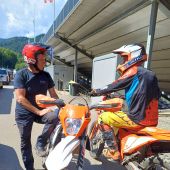 Peter „Petz“ Bachler zählt zu den Schlüsselfiguren der österreichischen Enduro-Landschaft – insbesondere am legendären Red Bull Ring in Spielberg.