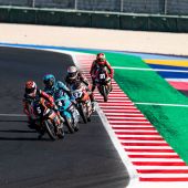 Kaum war das Rookies Cup Finale vorbei, stand Leo schon wieder am Start – diesmal in der Moto3 Junioren-WM. 