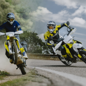 Husqvarna Mobility freut sich, die 701 Enduro und 701 Supermoto des Modelljahres 2026 vorzustellen – fortschrittliche Bikes, die mit leistungsstärkeren Motoren, neuer Verkleidung und modernster Technologie umfassend überarbeitet wurden. 