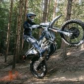 Husqvarna Mobility freut sich, seine Pro-Enduro-Modelle für 2026 vorzustellen – die TE 300 Pro und die FE 350 Pro.