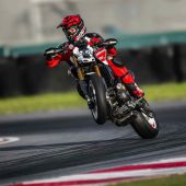 Zwanzig Jahre nach dem Prototyp, der die EICMA 2005 im Sturm eroberte, überarbeitet Ducati sein extremstes Motorrad. 