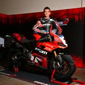 Ducati und Garage51 präsentieren Details zur Academy mit der Panigale V2, speziell für junge Fahrer: Ein einzigartiges Format, das darauf abzielt, die Champions von morgen zu unterstützen und zu fördern – mit Testfahrten, technischer Betreuung und umfassendem Training.