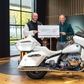 Der Erlös in Höhe von 130.000, - Euro geht an Kinderhilfsprojekte in Madagaskar.