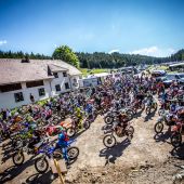 Mountain Enduro-Rohr im Gebirge