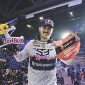 Perfekte Nacht für Billy Bolt bei der zweiten Runde der SuperEnduro