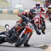 Die Supermoto-Saison 2025 war mehr als nur Racing – sie war ein harter Weg zu einem mehr als respektablen Comeback.