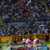 NIGHT of the JUMPs  Saisonauftakt in Berlin