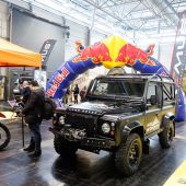 Bikes, Fahrzeuge & Highlights: Zu sehen waren unter anderem Segway Powersports Side-by-Side-Fahrzeuge, der Red Bull Erzbergrodeo Defenderals rollender Ausblick auf das kommende 4x4 Red Bull Erzbergrodeo, sowie das Red Bull Erzbergrodeo Buch mit Geschichten und Bildern vom weltweit härtesten Enduro-Rennen.