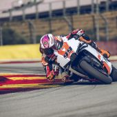 Das vom Rennsport inspirierte Potenzial der KTM 990 RC R war bereits auf der Straße spürbar – doch nun zeigt sich dieses faszinierende Bike in einer neuen Form.